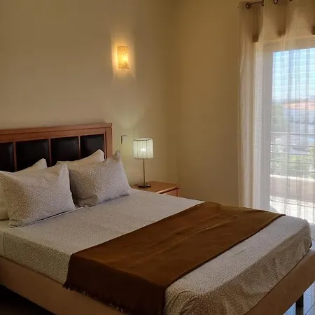 Quinta Do Pinheiro Premium By Sunny Deluxe דירה